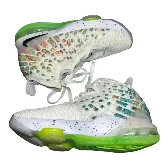 Size 5Y - Nike LeBron 17 Air Command Force - Picture 14 of 15